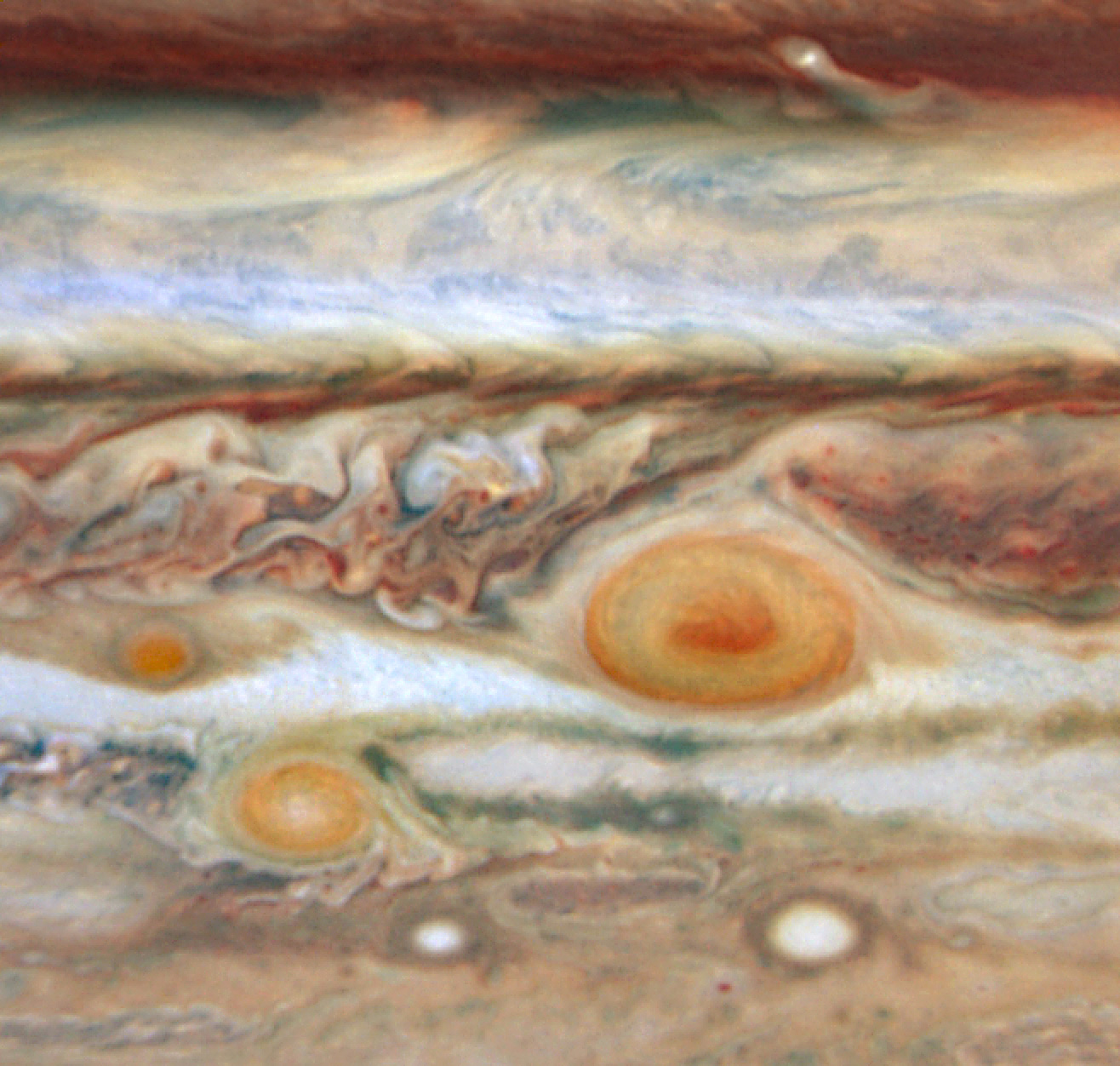 Красные пятна в атмосфере Юпитера - Большое Красное Пятно (1), Малое